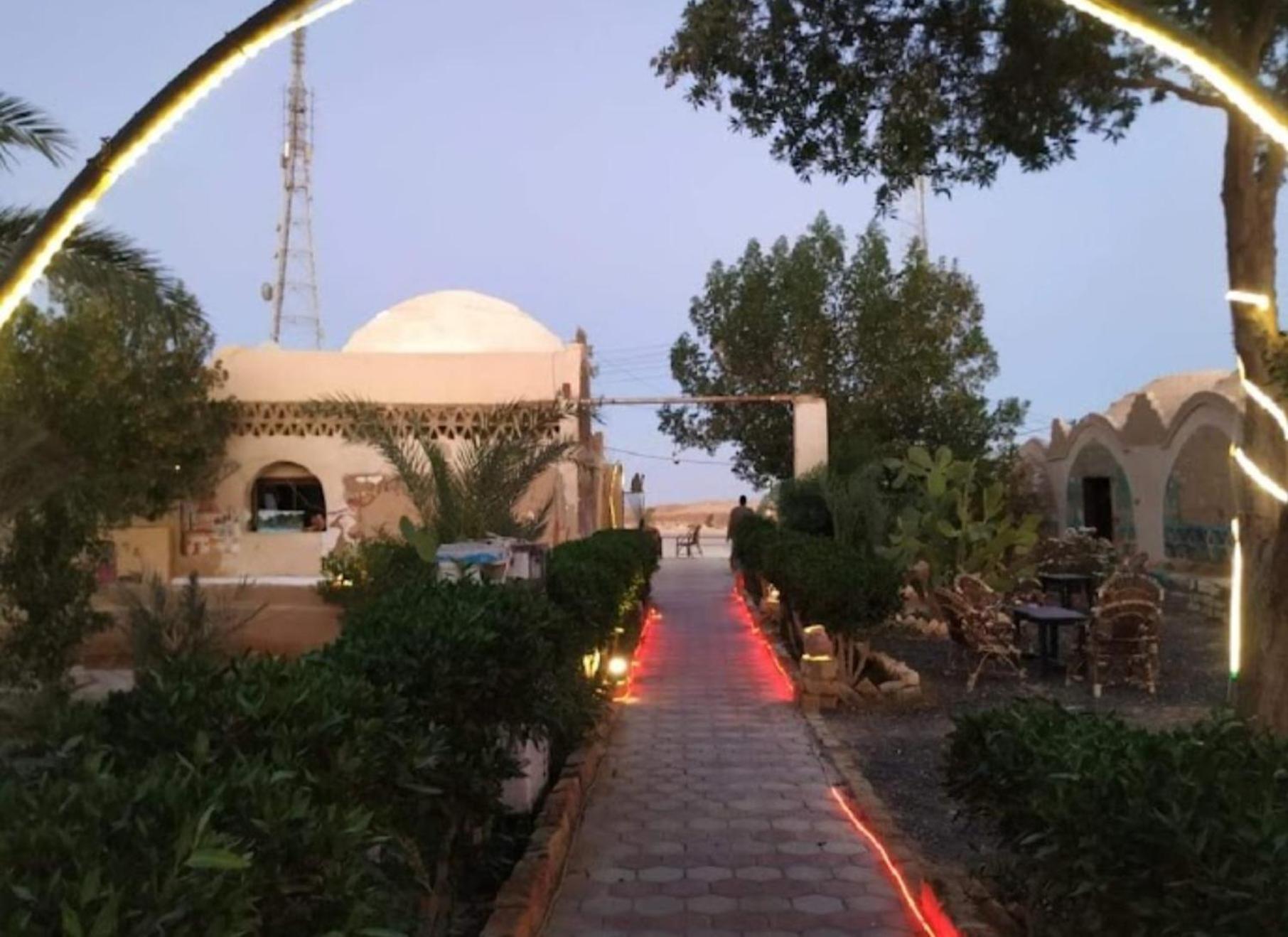 Sun Rise Safari Hotel Farafra Exterior photo